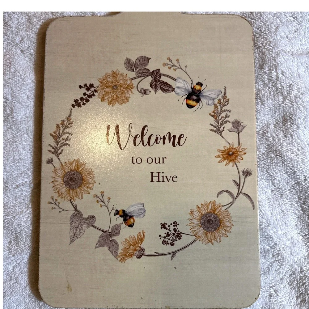 Welcome to Our Hive Bee‎ Sunflower Decorative Cutting Board Wall Decor